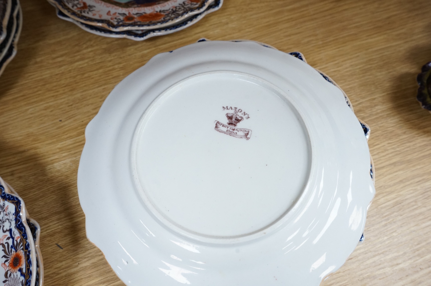 A Mason’s ironstone chinoiserie pattern part dessert service, c.1830-50, comport 15.5cm high